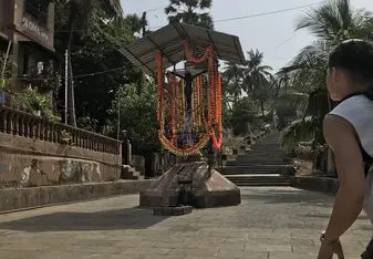 Statue