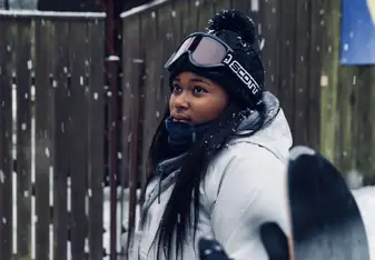 Skiing 