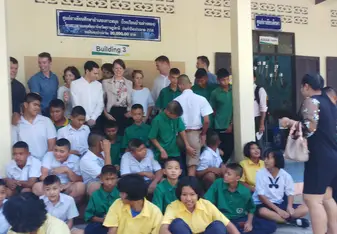 Photo with the children