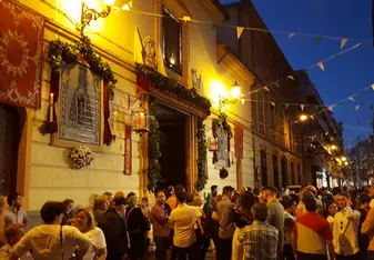 The coronation of Esperanza en la Calle de San Antón