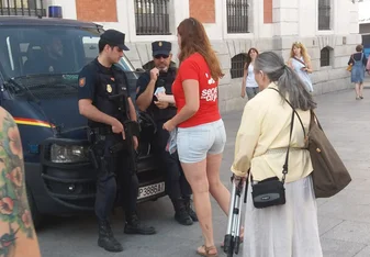 Volunteer project: Cadena de Favores (doing nice gestures to people you meet on the streets)
