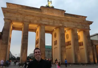 Ich vor dem Brandenburger Tor