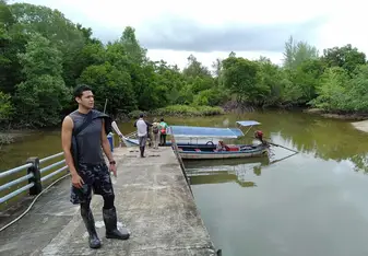 Picture my me at the docks of Koh Ra