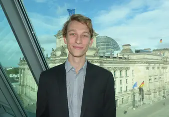 Chris in front of the Reichstag Building