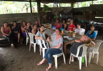All of the mamas and volunteers at Amupakin! (Amupakin is a group of Kichwa midwives)