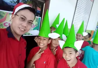 Regardless of religion:Enjoy the Christmas Celebration