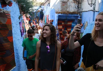 Students go shopping in Rabat