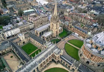 Top American Universities in Europe - Sidharth Bhatia via Pixabay