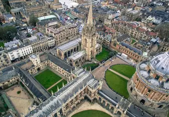 Top American Universities in Europe - Sidharth Bhatia via Pixabay