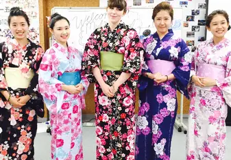 Trying on yukata with other international interns