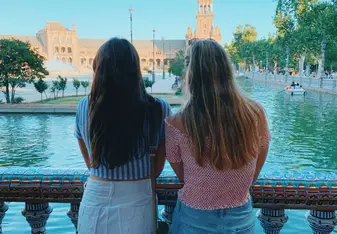 Opportunity to visit the beautiful plaza de España located in the heart of Seville 
