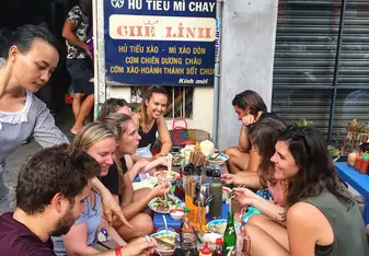 sidewalk meal in Saigon