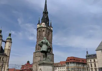 Photo of the market square in Halle