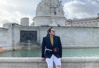 Victoria Memorial fountain, across Buckingham Palace 