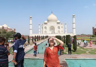 We got to meet one of our connect from Agra, Arif Ji. He showed us around many historical places in Agra and explained to us about the history of each place.