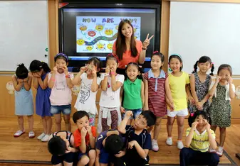 Teach English with Travel and Teach Recruiting 