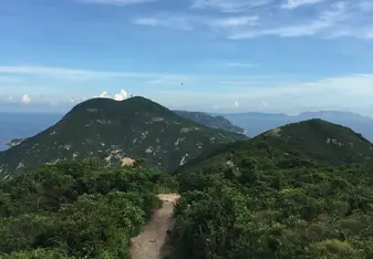 Dragons back hiking trail