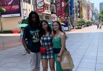 Shopping in Shanghai 