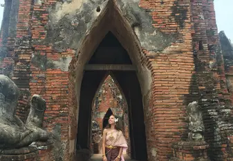 This photo was taken at the ancient ruins in Ayutthaya. 