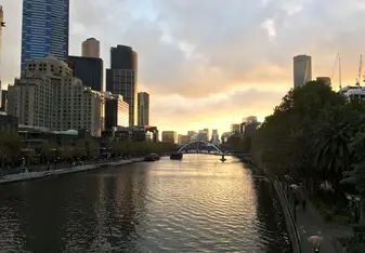 A picture of the Yarra River in Melbourne at sunset