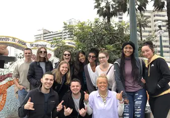 Volunteer group in lima