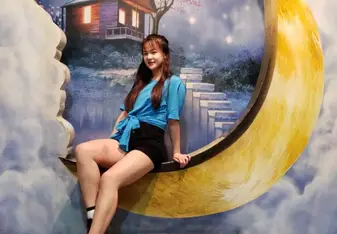 One spring day, at the trickeye museum in Hapjeong area