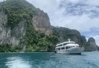 Phi Phi Island boat tour - leaving Monkey Beach