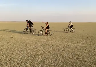 Cycle ride to Lake Manyara 