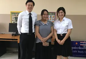 First day of Internship with the internship director and english teacher. 