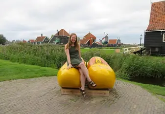 Exploring the windmills and seeing how clogs are made in Zaanse Schans 