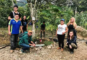 Volunteering in Ecuador while project period and building a garden for a kindergarten