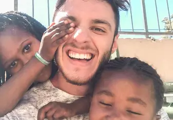 <3