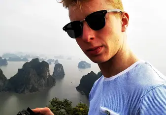 This was a highlight during my trip: Seeing the beautiful coastal landscape of Vietnam's North.