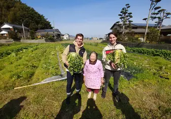 Farming the locally produced vegetable, daikon, which is used in many of Itoaguri's dishes.