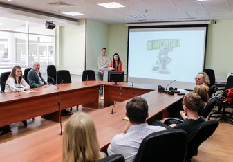 Project presentation by students at the University 