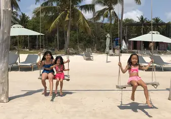 Easy like Sunday Morning - local Vietnamese girls relaxing in Phu Quoc