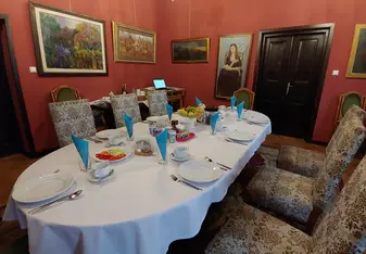 Volunteer dining room
