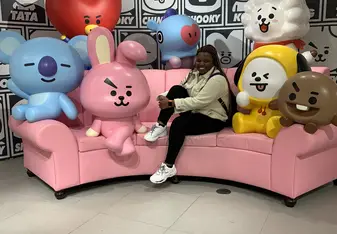 Line and friends 