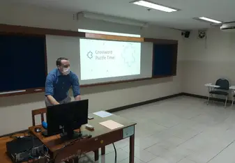 Presenting a language topic