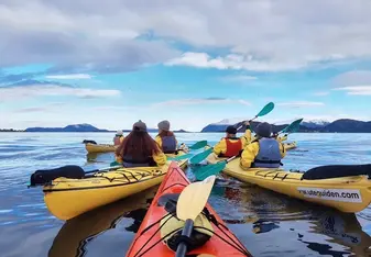 Kayaking with friends in Ålesund