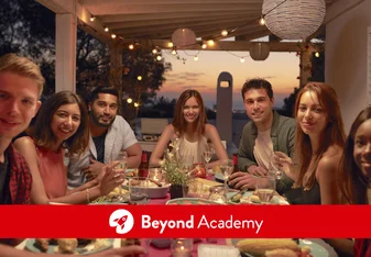 Friendship and community go hand-in-hand in Thailand. An internship in Bangkok can be challenging, but our local community team will make sure that you feel supported and empowered every step of the way.