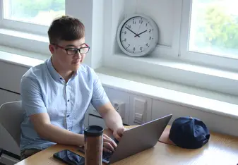Absolute alumnus interning abroad