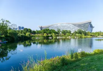 Global Center the biggest indoor shopping center in the world