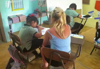 8 Insider Tips for Teaching English in Costa Rica Featured