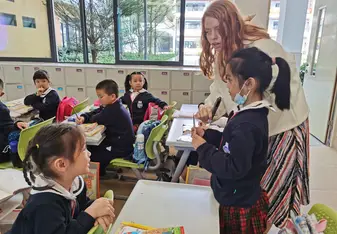 Orla is teaching at Qingping primary school in Bao'an district, Shenzhen.