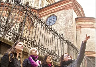 ELLCI's students enjoying the beauties of Milan on one of their field trips.