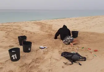 Berta Renom volunteering on the beach