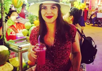 Grab a smoothie made of fresh fruit!