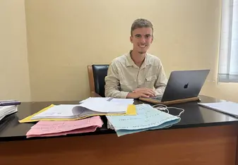 Meet Louis, a vibrant young man from France with a passion for law and a heart for humanitarian and environmental aid.   As a law and economics student, Louis is taking a year off to discover Africa and make a difference in the lives of its incredible people. He’s currently interning in Malawi, where he’s learning from experienced lawyers who are driving real change on the ground. While expanding his CV, Louis is also immersing himself in the local culture, trying delicious dishes like chambo and nsima, and