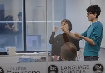 Experience Teaching Practice in a multi-language and multi-cultural classroom environment
